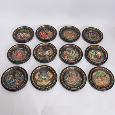 Lot 211 - Set of Twelve Tianex Porcelain Plates