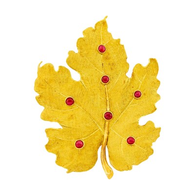 Lot 100 - Mario Buccellati Gold and Cabochon Ruby Leaf Clip-Brooch