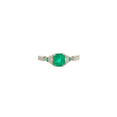 Lot 1140 - Platinum, Emerald and Diamond Ring