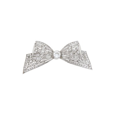 Lot 63 - Edwardian Platinum and Diamond Bow Brooch