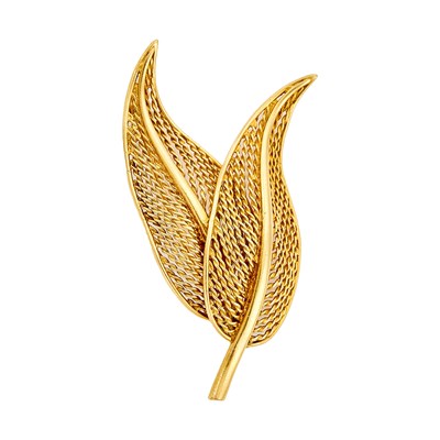 Lot 1081 - Gold Leaf Brooch