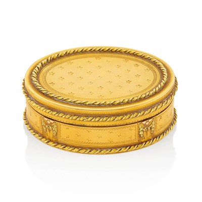 Lot 39 - Continental Variegated Gold Snuff Box