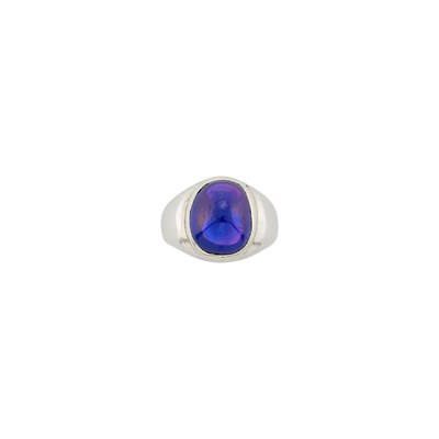 Lot 151 - Platinum and Cabochon Color-Change Cabochon Sapphire Gypsy Ring