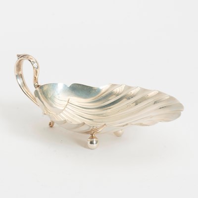 Lot 147 - Sterling Silver Shell-Form Dish