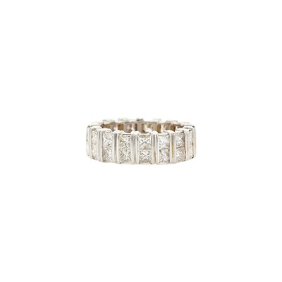 Lot 1163 - Platinum and Diamond Band Ring