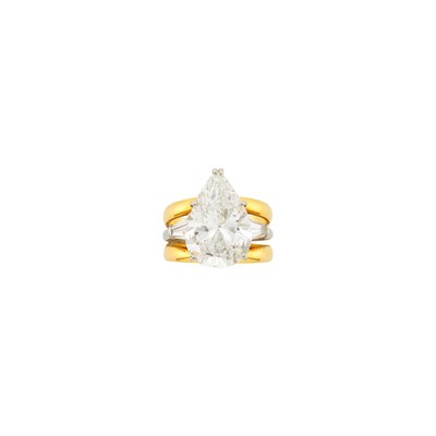 Lot 27 - Harry Winston Platinum, Gold and Diamond Ring