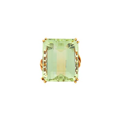 Lot 1119 - Gold and Light Green Beryl Ring