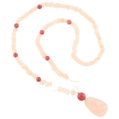 Lot 2145 - Tumbled Rose Quartz Bead and Rose Agate Bead Necklace with Carved Rose Quartz Pendant