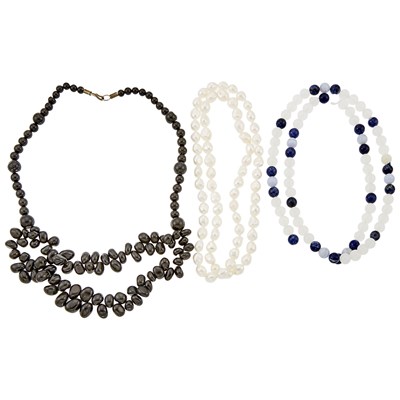 Lot 2150 - Obsidian Bead Swag Necklace with Metal Clasp, Freshwater Pearl Necklace and Agate and Sodalite Bead Necklace