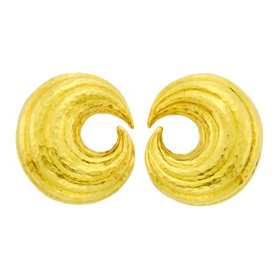 Lot 107 - David Webb Pair of Hammered Gold Crescent Earclips