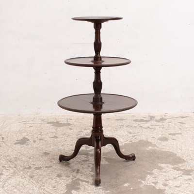 Lot 352 - George III Mahogany Three-Tier Dumbwaiter