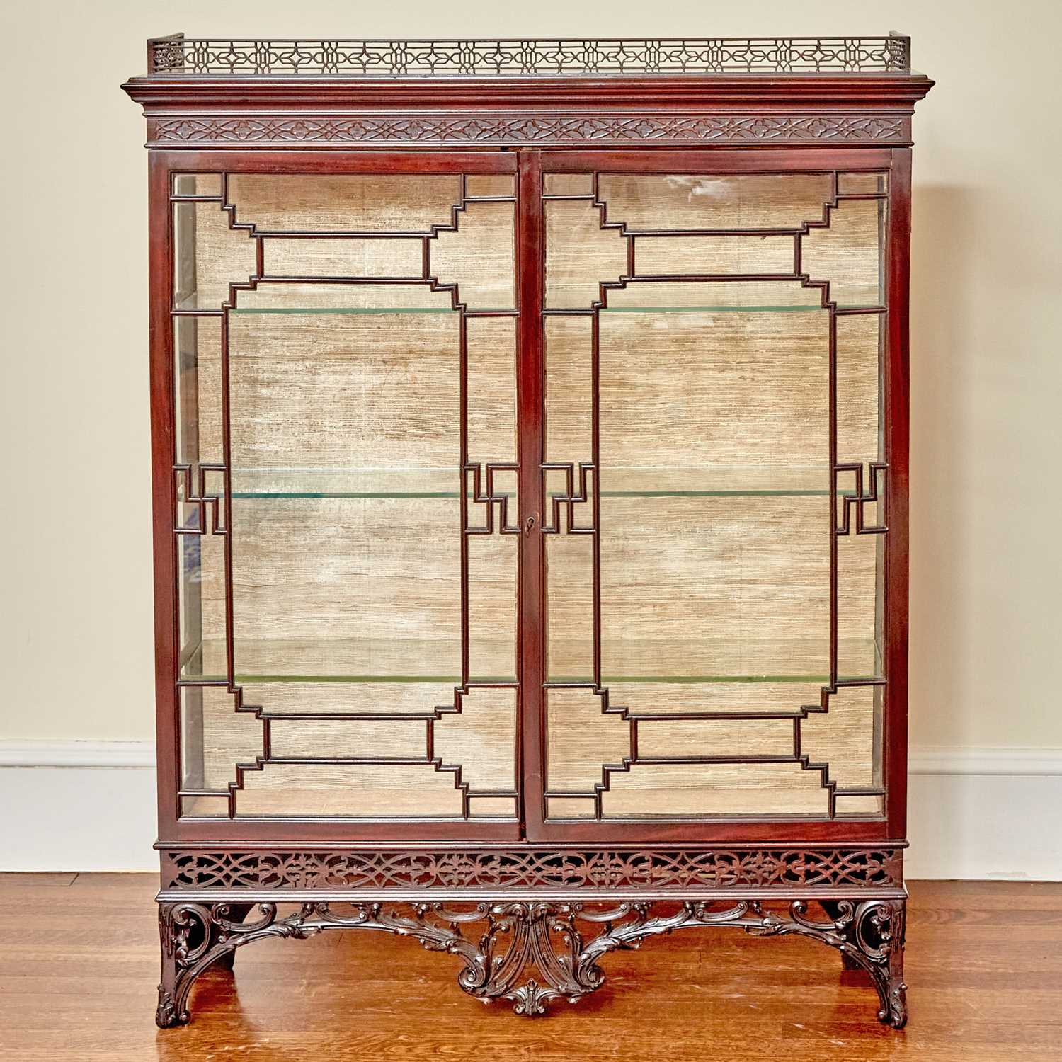 Lot 129 - George III Style Chinoiserie Display Cabinet