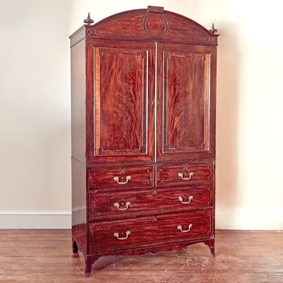 Lot 128 - George III Mahogany Linen Press