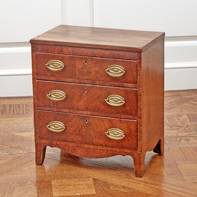 Lot 135 - George III Mahogany Diminutive Chest of Drawers