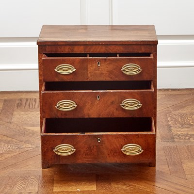 Lot 135 - George III Mahogany Diminutive Chest of Drawers