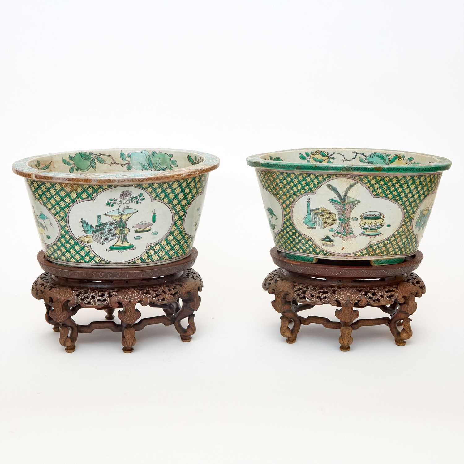 Lot 181 - A Large Pair of Chinese Famille Verte Porcelain Quatrefoil Jardinieres