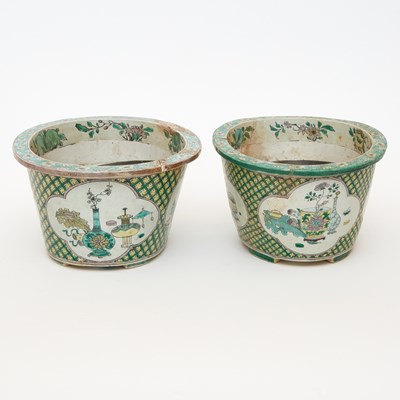 Lot 181 - A Large Pair of Chinese Famille Verte Porcelain Quatrefoil Jardinieres