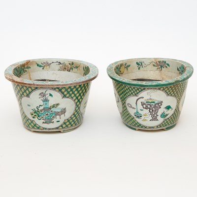 Lot 181 - A Large Pair of Chinese Famille Verte Porcelain Quatrefoil Jardinieres