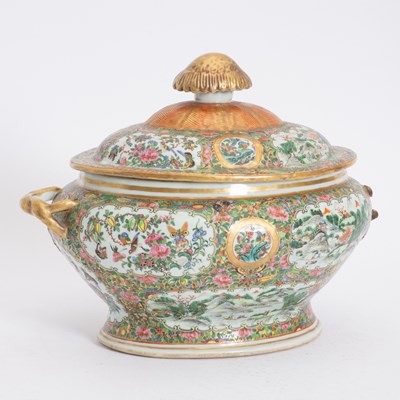 Lot 202 - Chinese Familia Medallion Pattern Porcelain Tureen