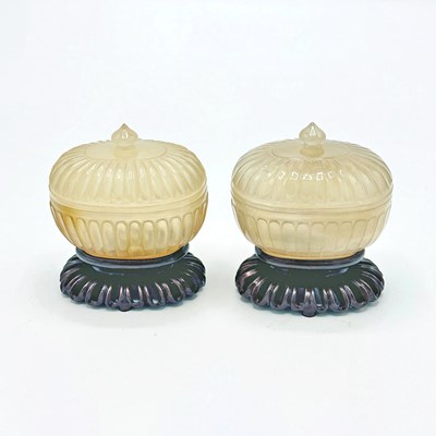 Lot 139 - Pair of Chinese Chalcedony Boxes and Covers