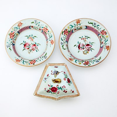 Lot 546 - A Pair of Chinese Export Porcelain Famille Rose Dishes