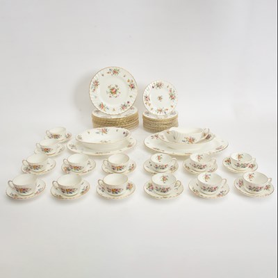 Lot 119 - Minton Porcelain Dinner Service