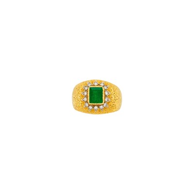 Lot 7 - Mario Buccellati Gold, Emerald and Diamond Ring