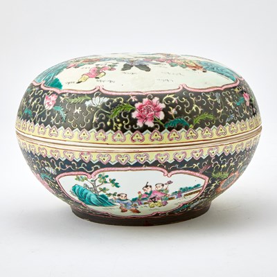 Lot 118 - Chinese Enameled Porcelain Covered Box