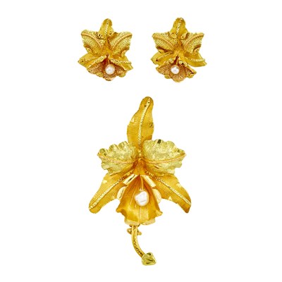 Lot 1105 - Gold and Freshwater Pearl Orchid Brooch and Pair of Pendant-Earrings