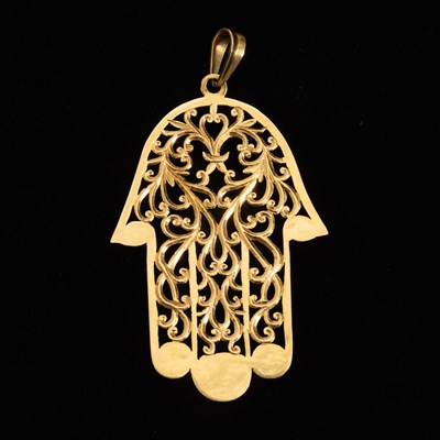 Lot 312 - Gold Hamsa Hand Pendant