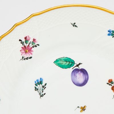 Lot 77 - Richard Ginori 'Perugia' Porcelain Partial Service