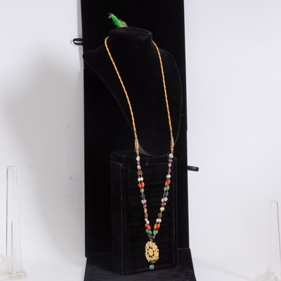 Lot 319 - Indian Gold and Gem-Set Pendant