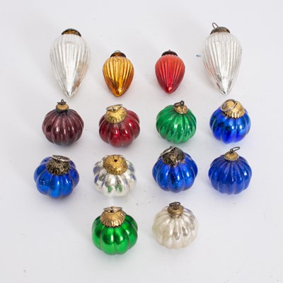 Lot 393 - Assorted Group of Glass Ornaments