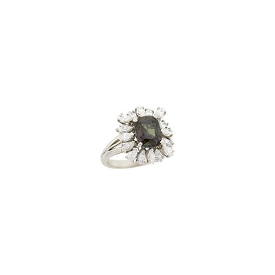 Lot 66 - Platinum, Alexandrite and Diamond Ring