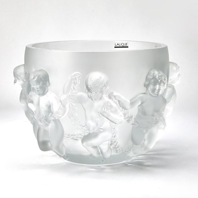 Lot 635 - Lalique Molded Glass "Luxembourg" Pattern Center Bowl