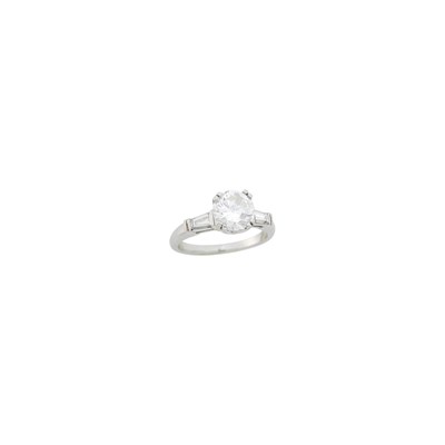 Lot 55 - Platinum and Diamond Ring