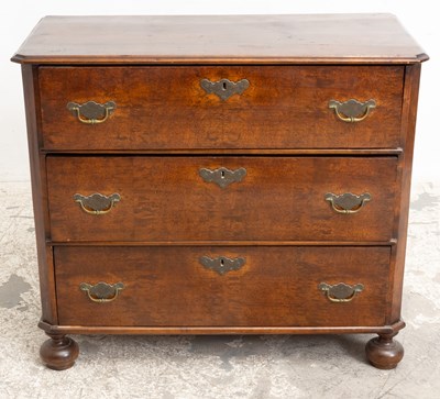 Lot 91 - Walnut Chest of Drawers