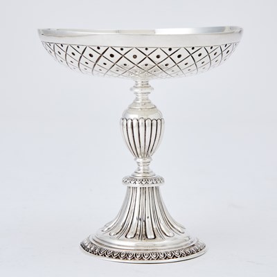 Lot 197 - Suite of Four George V Sterling Silver Tazzas