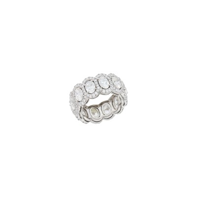 Lot 67 - Platinum and Diamond Band Ring