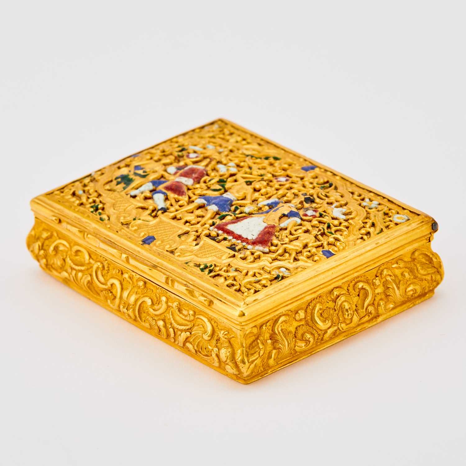 Lot 569 - Continental Gold and Enamel Box