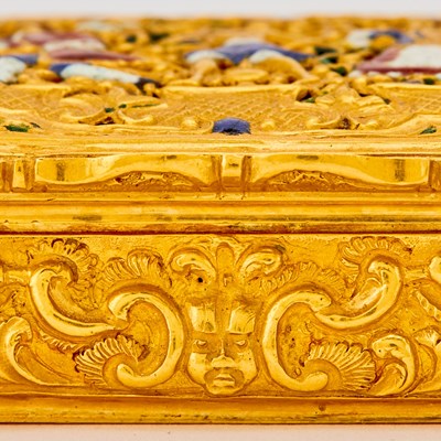 Lot 569 - Continental Gold and Enamel Box