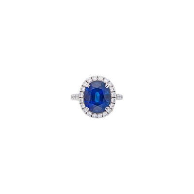 Lot 72 - Platinum, Sapphire and Diamond Ring