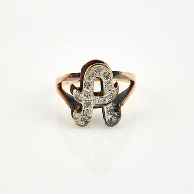 Lot 168 - Diamond Initial Ring, 14K 2 dwt., stones damaged