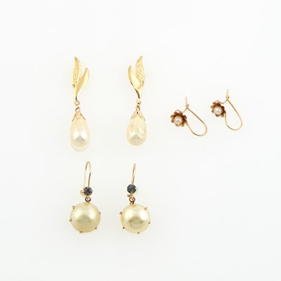 Lot 530 - Six Gold, Stone and Bead Earrings, 14K 5 dwt. all