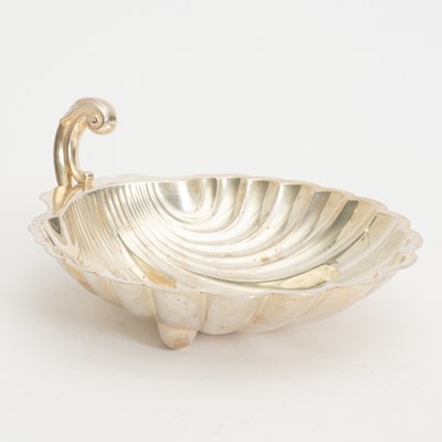 Lot 183 - Sterling Silver Shell Form Bowl