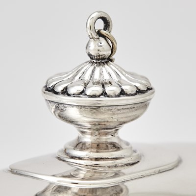 Lot 334 - George III Sterling Silver Cheese Toasting Dish