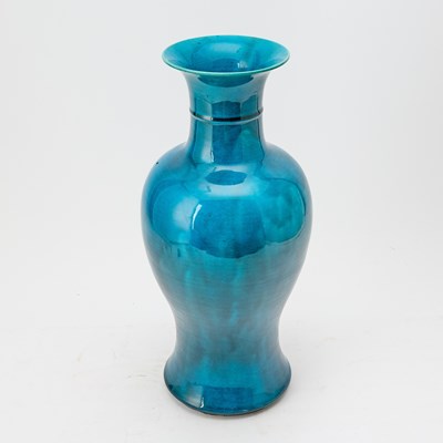 Lot 110 - Chinese Crackle Glazed Porcelain Vase