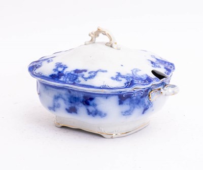 Lot 299 - Blue and White English Porcelain Tureen