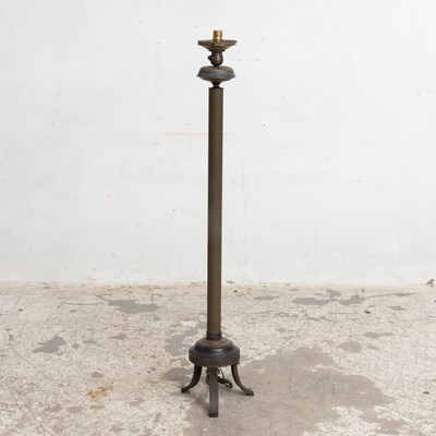 Lot 321 - Metal Floor Lamp