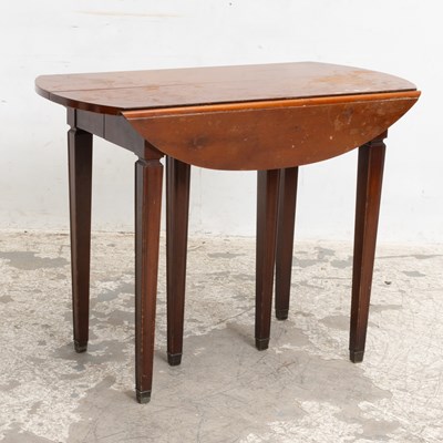 Lot 324 - Georgian Style Mahogany Drop-Leaf Extending Table